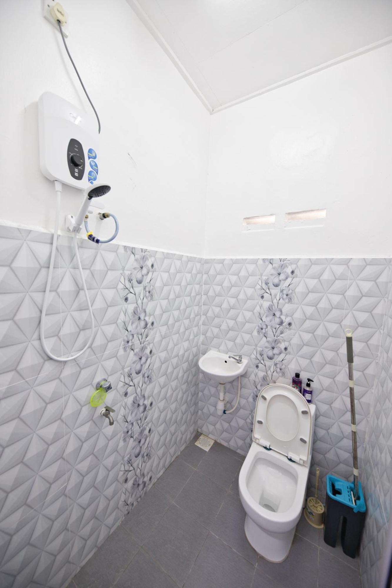 Oyo 90908 Noor Arfa River Chalet 瓜拉丁加奴 外观 照片